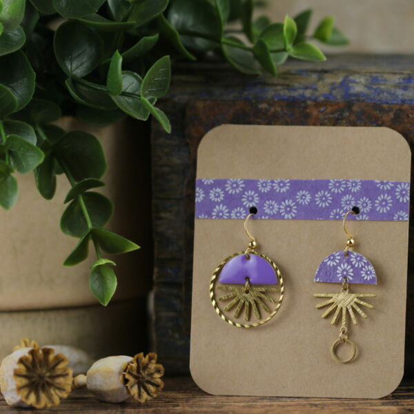 Boucles d’oreilles asymétriques en papier washi – Modèle Ajuga - YQ0385