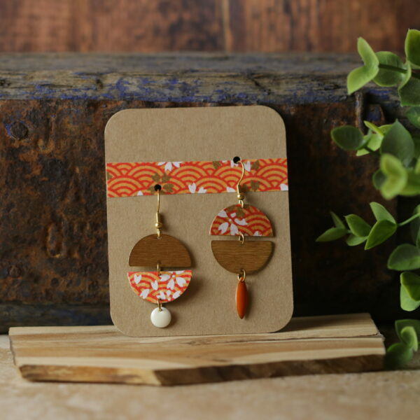 Boucles d’oreilles asymétriques en papier washi – Modèle Nadeshiko - Wi0r