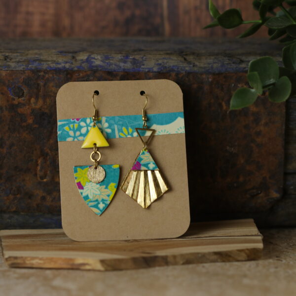 Boucles d’oreilles asymétriques en papier washi – Modèle Hokuren - Y1062